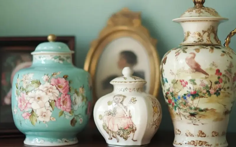 Porcelain or Ceramic Decorative Objects: