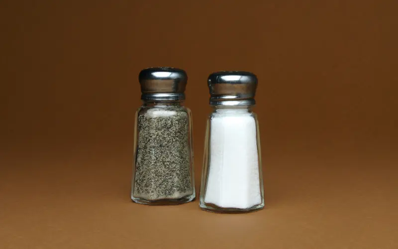 Salt & Pepper: 