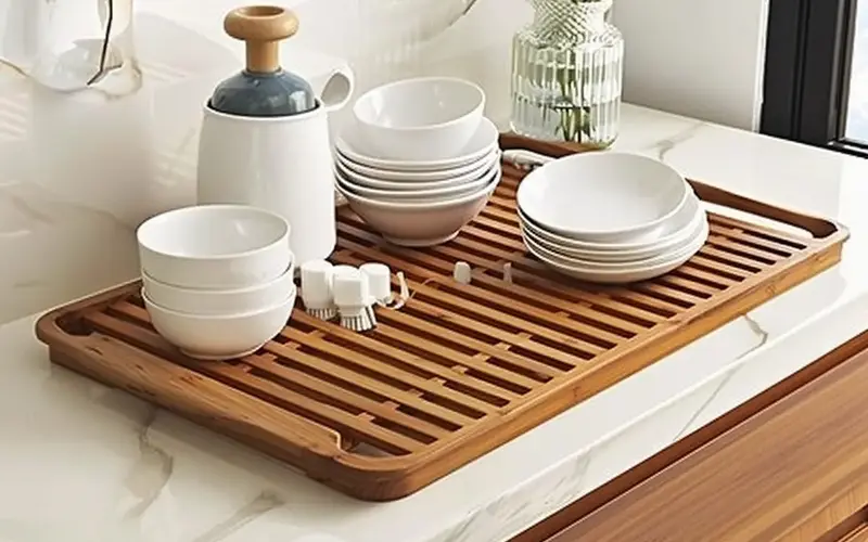 Countertop Drying Mat with Wood Accents: Combines style and functionality: