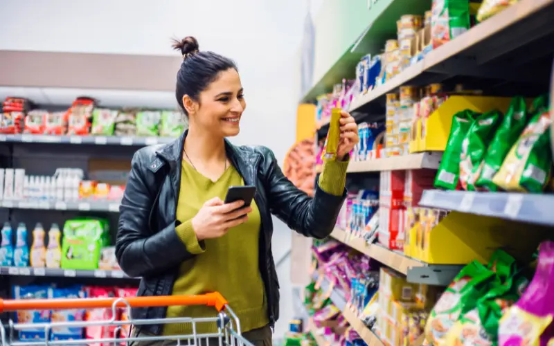 Tips for Your First Shopping Trip: Check for Sales: Look for discounts on pantry staples like pasta, canned goods, and spices. Many stores have weekly flyers or digital coupons that you can use to save money on your groceries.

Shop with a List: Avoid impulse buys and stick to your budget by using a shopping list. A magnetic list like the Magnetic Grocery List Notepad for Refrigerator is a handy tool to keep your list organized and visible.